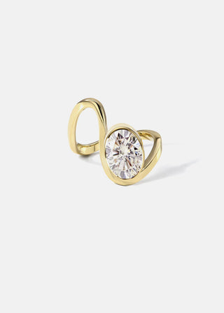 Stunning 1.50ct oval moissanite wedding band front view