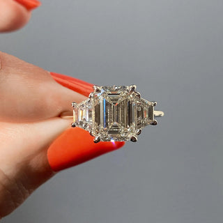 Classic 1.91ct emerald three stone moissanite ring detail view of the band