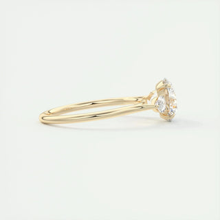 Gorgeous 2.0ct round three stone moissanite ring close up of the setting