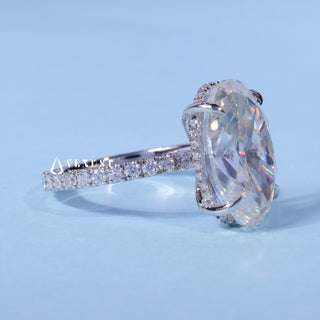 Top view of the Oval Cut Moissanite Pave Hidden Halo Engagement Ring centre stone
