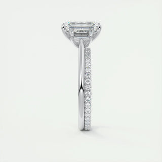 Classic 1.91ct emerald three stone moissanite ring close up of the setting