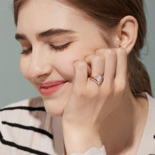 1.50ct Pear Cut Moissanite Vintage Style Bridal Ring Sets in 18K Gold