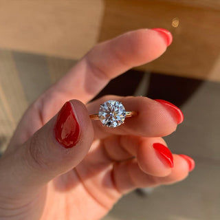 1.0CT Round Cut Solitaire Moissanite Engagement Ring
