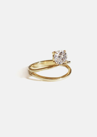 round ring, moissanite round ring, round diamond ring 