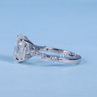 Stunning 1.50ct oval pave moissanite ring close up of the setting