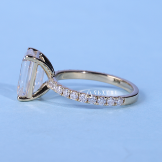 Classic 1.50ct emerald pave moissanite ring close up of the setting