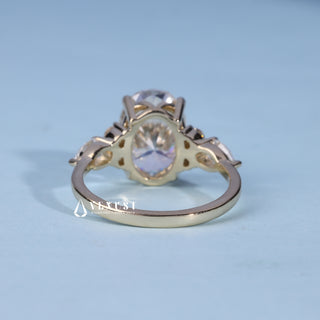 Dazzling 2.0ct oval cluster moissanite ring top view
