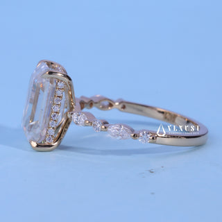 Modern 1.50ct emerald hidden halo moissanite ring close up of the setting