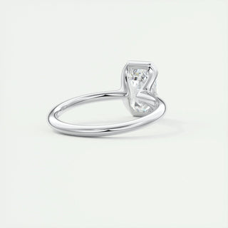 Elegant 1.91ct emerald solitaire moissanite ring close up of the setting