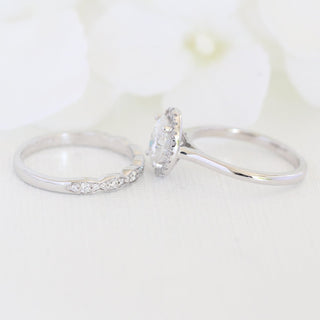 Vintage 1.50ct oval halo moissanite ring close up of the setting
