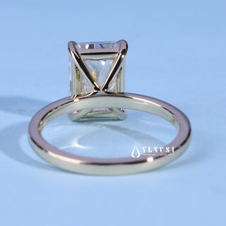 Top view of the Solitaire Radiant Cut Moissanite Engagement Ring centre stone