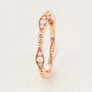 round-shaped-moissanite-vintage-style-wedding-band