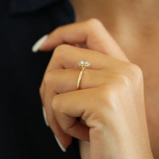 1.0 CT Round Cut Solitaire Halo Moissanite Engagement Ring close up