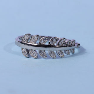 Round Moissanite Diamond Leaf Shape Wedding Band