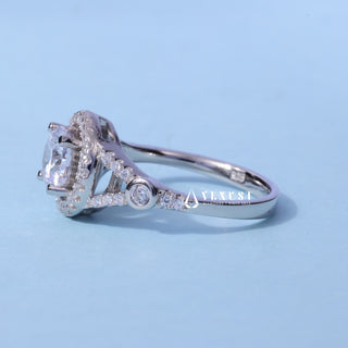 1.0 CT Round Cut Halo Sparkling Moissanite Engagement Ring top view