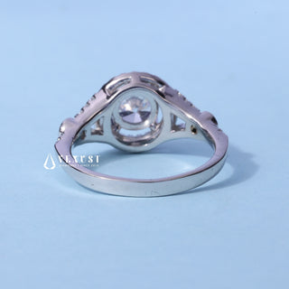 1.0 CT Round Cut Halo Sparkling Moissanite Engagement Ring close up