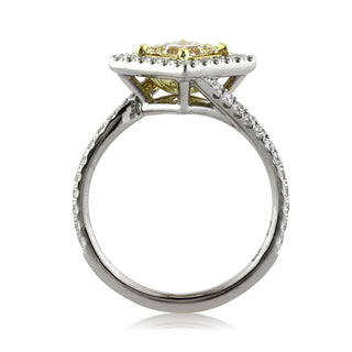 Light yellow princess moissanite pave engagement ring stone detail view