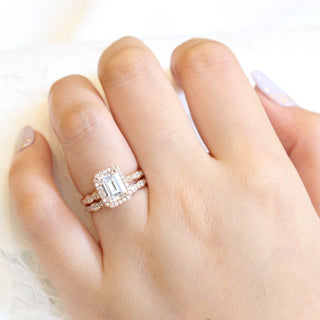 Brilliant 1.60ct emerald halo moissanite ring front view