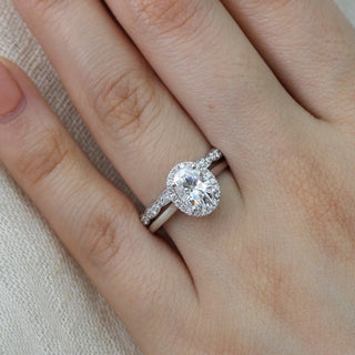 Vintage 1.50ct oval halo moissanite ring detail view of the band