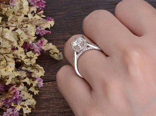 Chic 1.60ct round solitaire moissanite ring close up of the setting