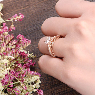 Gorgeous 1.35ct round solitaire moissanite ring close up of the setting