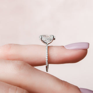 3.0CT Oval Hidden Halo Moissanite Solitaire Hidden Halo Diamond Engagement Ring