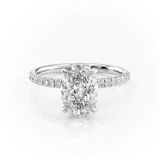 2.10 CT Oval Solitaire Sparkling Moissanite Engagement Ring detail view