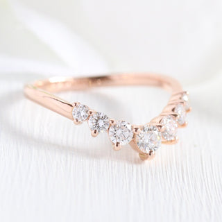 Chic 1.60ct pear halo moissanite ring detail view of the band