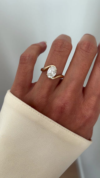 1.50CT-2.50CT Oval Moissanite Diamond Tension Style Engagement Ring With Matching Classic Band