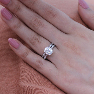 2.0CT Oval Cut Moissanite Diamond Elegant Solitaire Halo Set