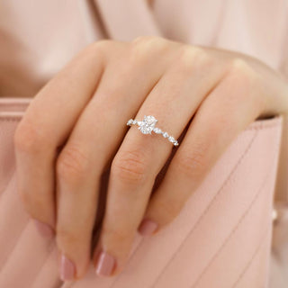 Brilliant 0.90ct oval solitaire moissanite ring top view
