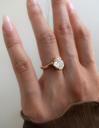 1.0CT-2.0CT Asscher Moissanite Diamond By Pass Engagement Ring With Matching Classic Curved Band