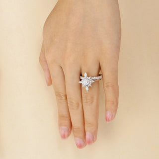 1.0ct Round Cut Moissanite Floral Marquise Cluster Ring Set In 18K Solid Gold For Her