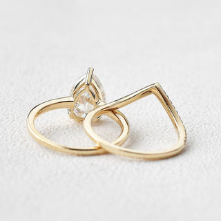 1.80CT Pear Solitaire Moissanite Engagement Ring with Curved Wedding Band