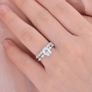 1.50ct Oval Cut Cluster Diamond Moissanite Bridal Engagement Ring Set