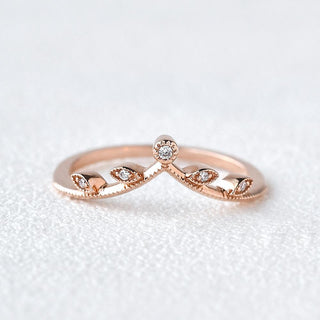 Round Brilliant Cut Curved Vintage Style Wedding Band