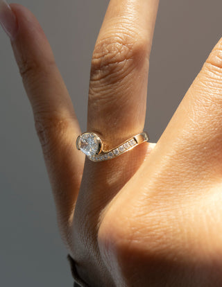 0.50CT-1.50CT Oval East West Moissanite Unique Pave Engagement Ring With Matching Curved Band