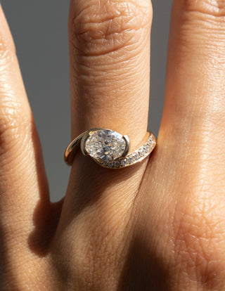 0.50CT-1.50CT Oval East West Moissanite Pave Engagement Ring With Matching Classic Band