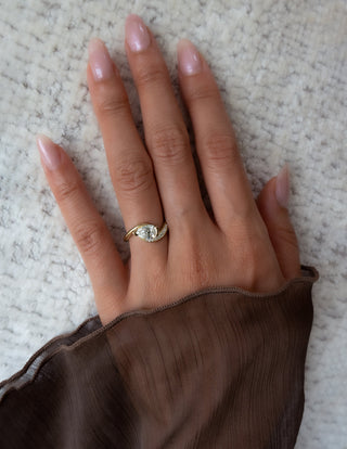 0.50CT-1.50CT Pear Moissanite Diamond Unique Engagement Couple Ring Design With Matching Classic Band