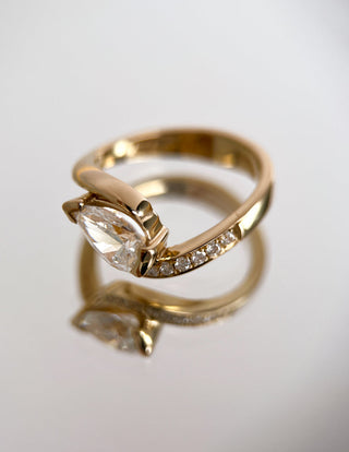 0.50CT-1.50CT Pear Moissanite Diamond Unique Engagement Couple Ring Design With Matching Classic Band