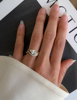 0.50CT-1.50CT Pear Moissanite Diamond Unique Engagement Rings Couple With Matching Band