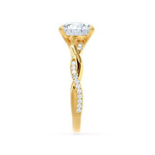 Exquisite 1.92ct princess solitaire moissanite ring close up of the setting