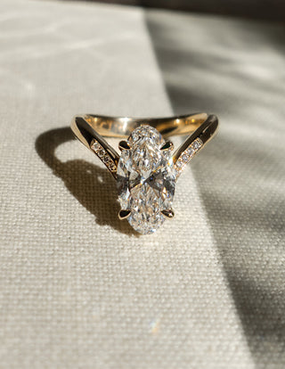 2.0CT-3.0CT Oval Cut Unique Diamond Rings Classy Engagement With Matching Wedding Band