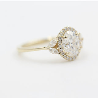0.3ct Oval Cut Halo Cluster Diamond Moissanite Engagement Ring