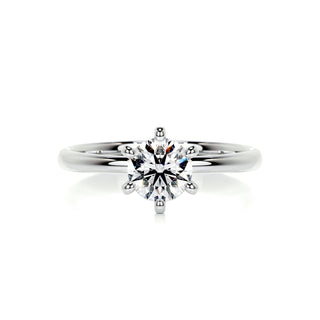 Modern 1.0ct round solitaire moissanite ring macro detail of the stones