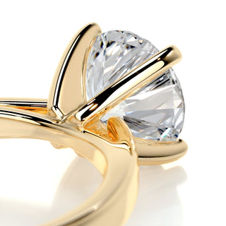 Exquisite 2.0ct round solitaire moissanite ring front view