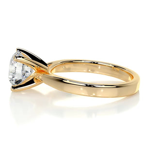 Luminous 2.0ct round solitaire moissanite ring close up of the setting