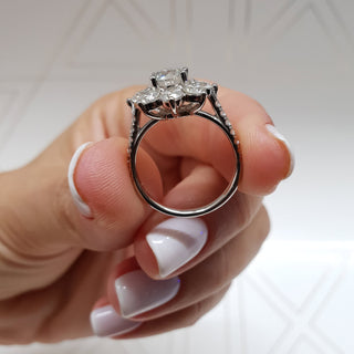1.0 CT Round Cut Flower Cluster Halo Diamond Moissanite Engagement Ring