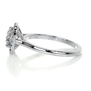 Shimmering 1.0ct round halo moissanite ring macro detail of the stones