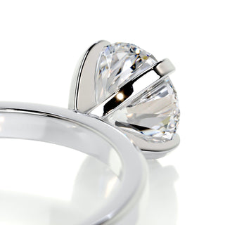 Sparkling 1.0ct round solitaire moissanite ring sparkle close up